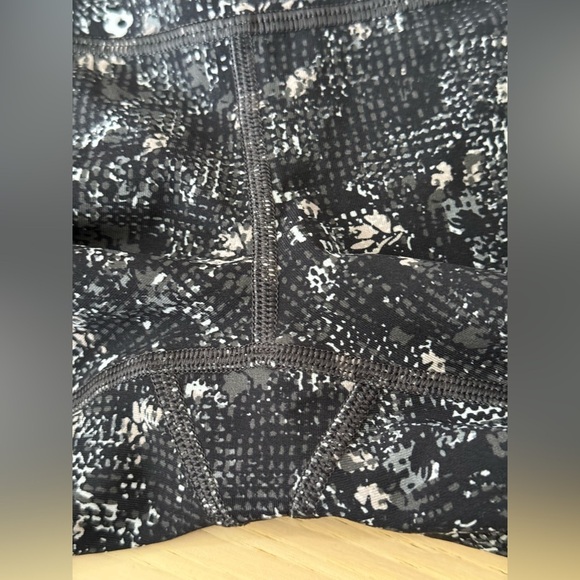 Lululemon Wunder Under Crop Leggings (Special Edition size 2-4 - Picture 12 of 13